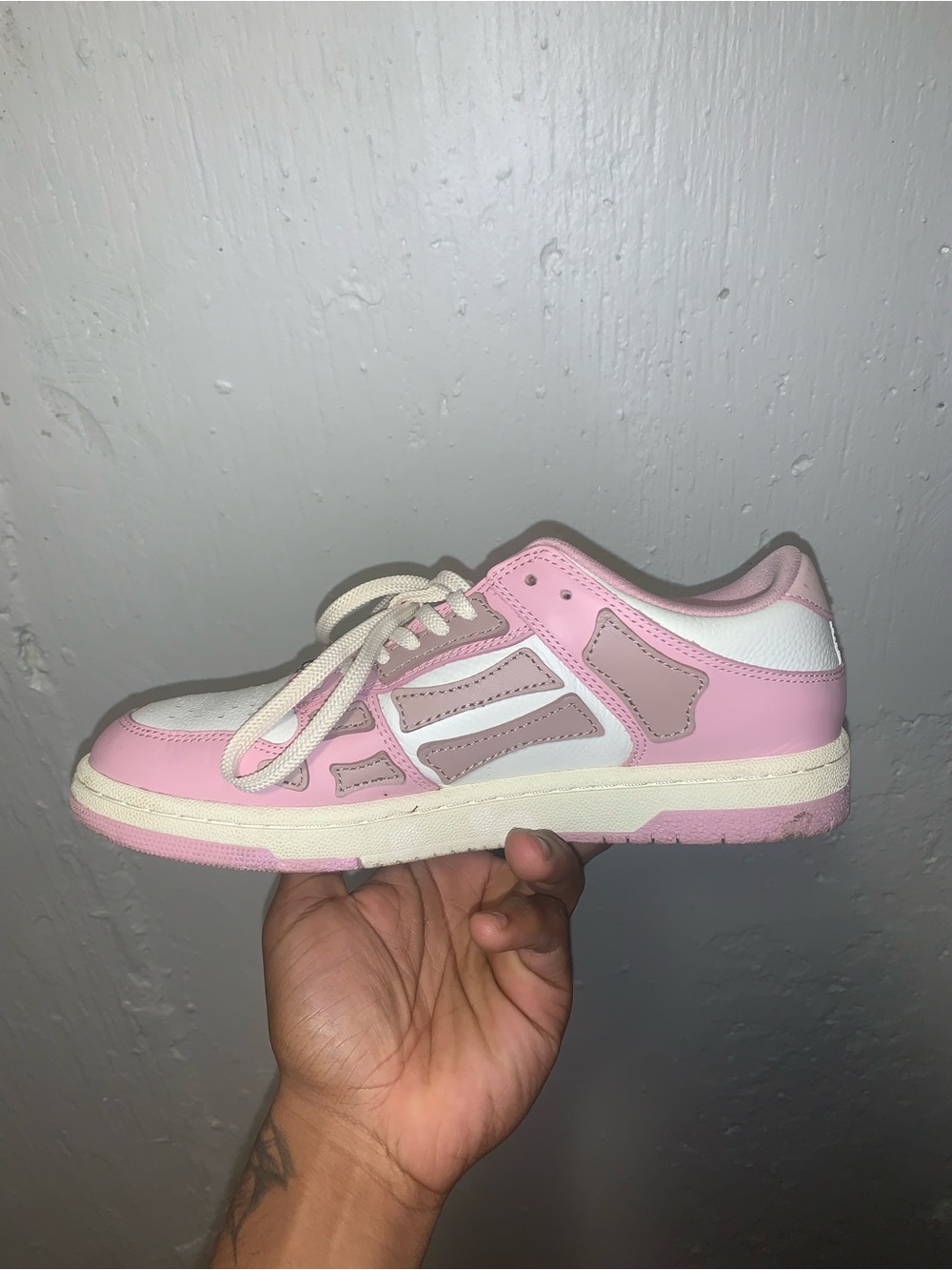 Amiri Low-Top Lace-Up Sneakers in Pink and White
